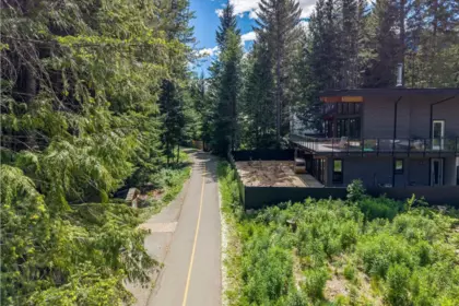 Kitchen Photo of 8354 Rainbow Drive, Whistler, BC