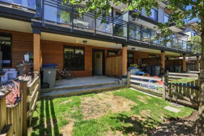 Swimming Pool Photo of 38 16488 64 Avenue, Surrey, BC