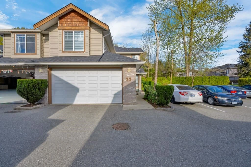 Living Room Photo of 22 3270 Blue Jay Street, Abbotsford, BC