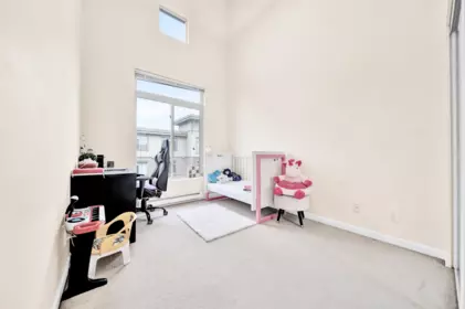 Basement Recreation Room Photo of 419 15385 101a Avenue, Surrey, BC