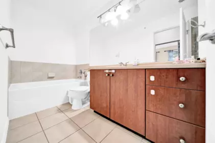 Guest Bathroom Photo of 419 15385 101a Avenue, Surrey, BC