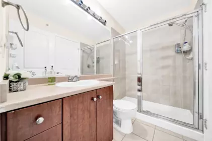 Mudroom Photo of 419 15385 101a Avenue, Surrey, BC