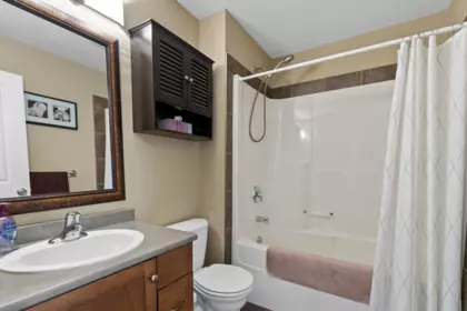 Primary Bathroom Photo of 18 45085 Wolfe Road, Chilliwack, BC