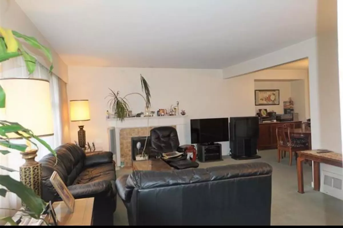 Dining Area Photo of 1315 W 58th Avenue, Vancouver, BC
