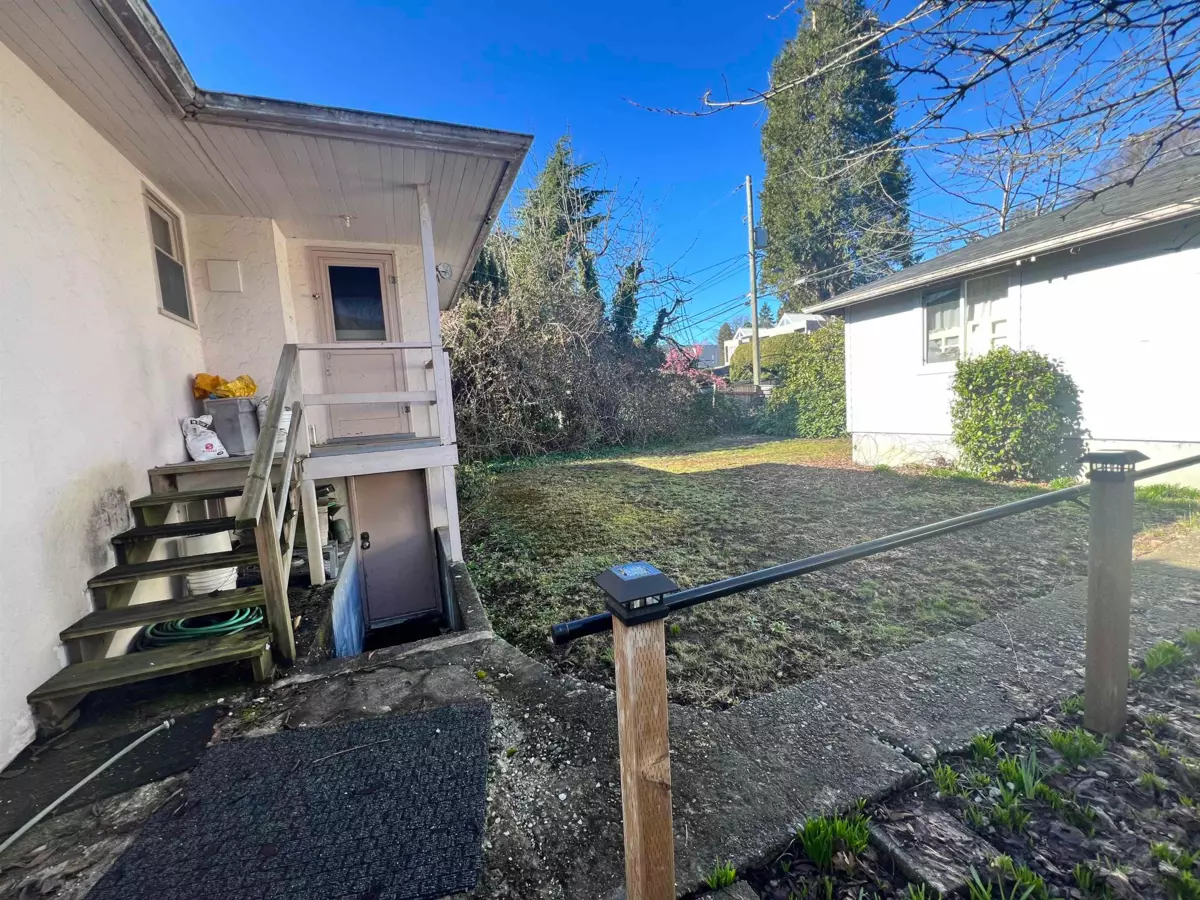 Family Room Photo of 1315 W 58th Avenue, Vancouver, BC