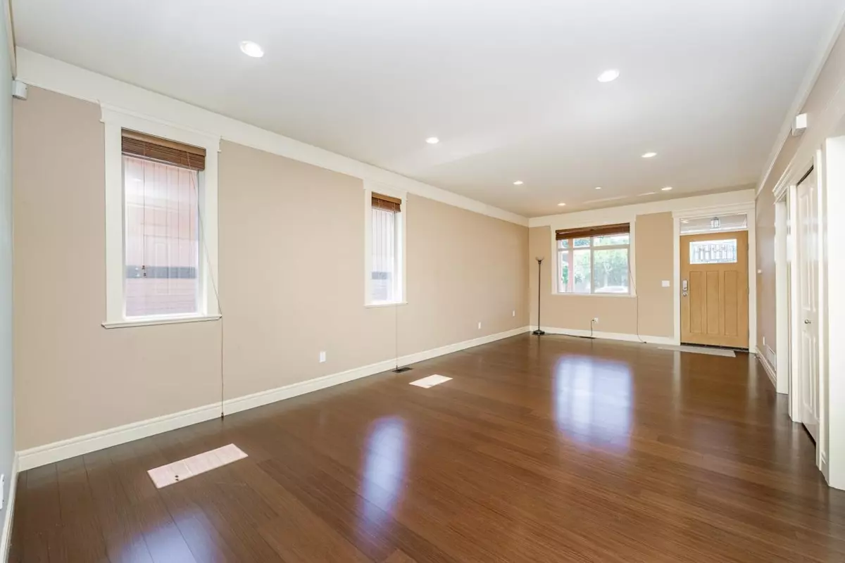 Living Room Photo of 1216 Nanaimo Street, New Westminster, BC
