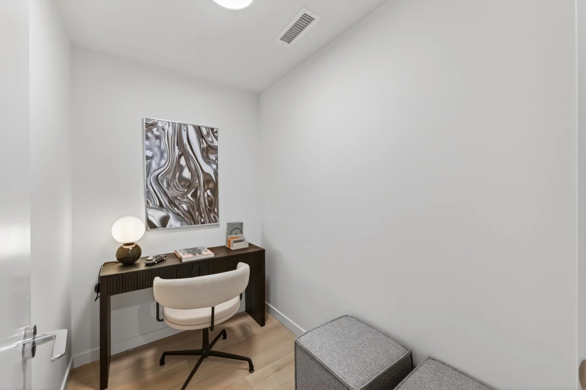 Dining Area Photo of 707 311 Alderson Avenue, Coquitlam, BC