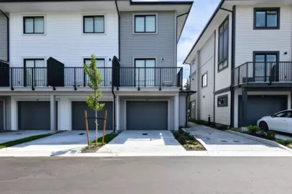 Hot Tub / Spa Photo of 18 33252 Kingston Avenue, Abbotsford, BC