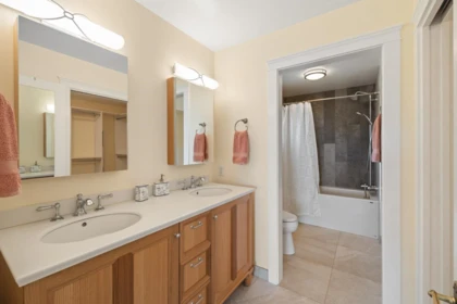 Laundry Room Photo of 483 Braewood Place, Bowen Island, BC