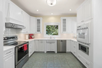 Primary Bedroom Photo of 483 Braewood Place, Bowen Island, BC