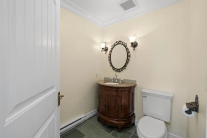 Walk-In Closet Photo of 483 Braewood Place, Bowen Island, BC
