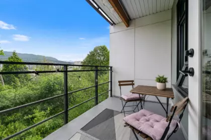 303 3038 St George Street, Port Moody, BC, Port Moody — Apartment/Condo for sale