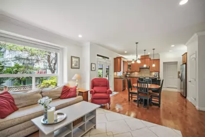 Kitchen Photo of 18045 70a Avenue, Surrey, BC