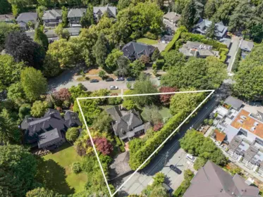 Swimming Pool Photo of 4576 Connaught Drive, Vancouver, BC