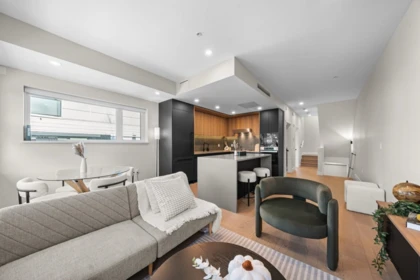 5 128 W Woodstock Avenue, Vancouver, BC, Vancouver — Townhouse for sale