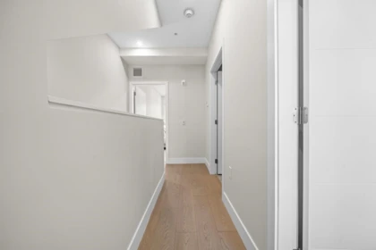 Hallway Photo of 5 128 W Woodstock Avenue, Vancouver, BC