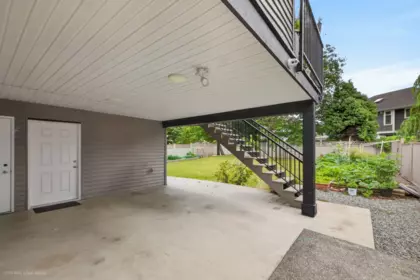 Staircase Photo of 16166 92 Avenue, Surrey, BC