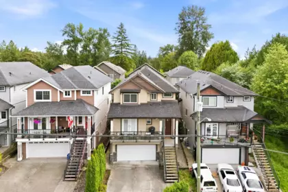 Swimming Pool Photo of 24176 104 Avenue, Maple Ridge, BC