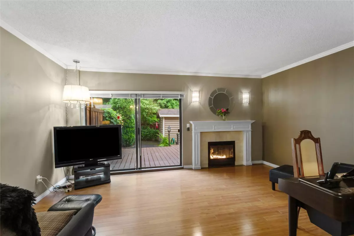 Living Room Photo of 14 1141 Eagleridge Drive, Coquitlam, BC