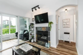 305 155 E 3rd Street, North Vancouver, BC