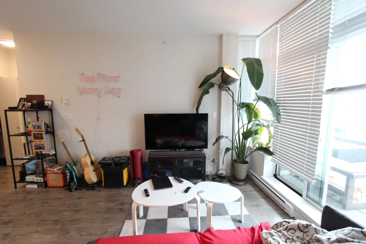 Family Room Photo of 805 2788 Prince Edward Street, Vancouver, BC