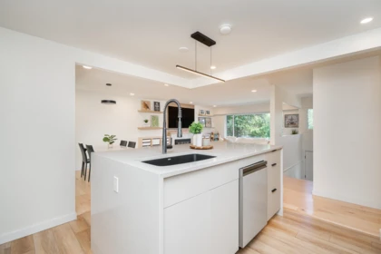 Breakfast Nook Photo of 137 College Park Way, Port Moody, BC