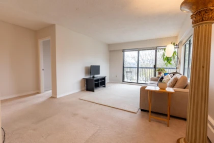 304 4345 Grange Street, Burnaby, BC, Burnaby — Apartment/Condo for sale