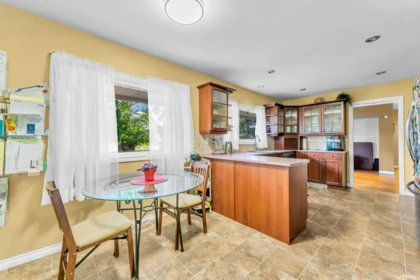 Basement Recreation Room Photo of 18224 32 Avenue, Surrey, BC