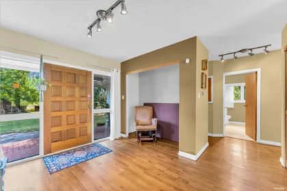 Guest Bathroom Photo of 18224 32 Avenue, Surrey, BC