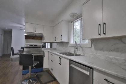 Kitchen Photo of 9358 184 Street, Surrey, BC