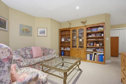 Entry Foyer Photo of 3 1640 140 Street, Surrey, BC