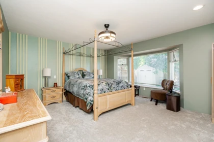 Basement Recreation Room Photo of 12461 205 Street, Maple Ridge, BC