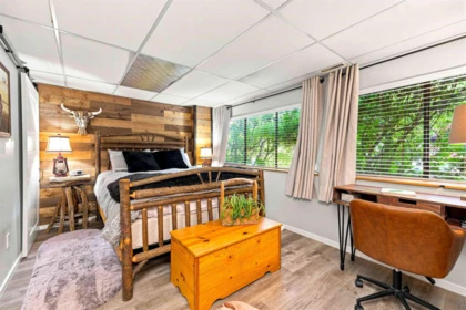Hot Tub / Spa Photo of 4698 Garden Grove Drive, Burnaby, BC