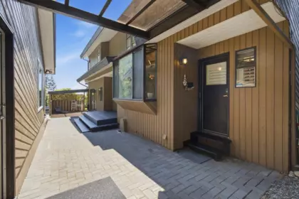 Hot Tub / Spa Photo of 2008 Blairview Avenue, North Vancouver, BC