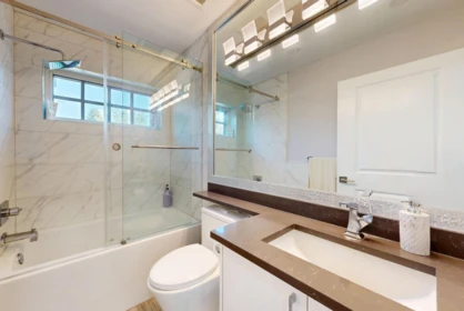Laundry Room Photo of 1 556 W 62nd Avenue, Vancouver, BC
