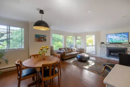 Kitchen Photo of 9 2015 W 3rd Avenue, Vancouver, BC