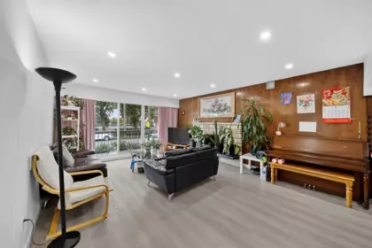 Breakfast Nook Photo of 4657 Slocan Street, Vancouver, BC