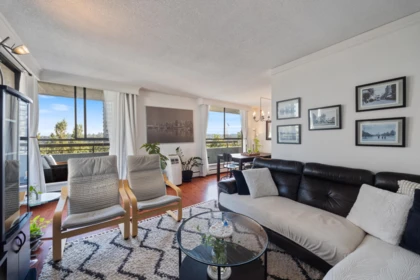 1003 3737 Bartlett Court, Burnaby, BC, Burnaby — Apartment/Condo for sale