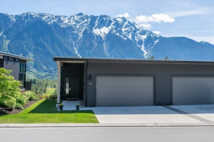 16 4000 Sunstone Way, Pemberton, BC, Pemberton — Half Duplex for sale