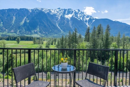 Kitchen Photo of 16 4000 Sunstone Way, Pemberton, BC