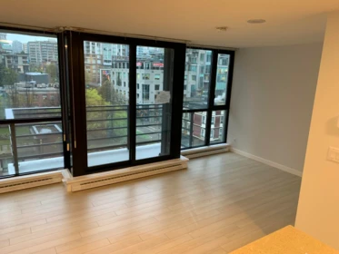 Dining Area Photo of 908 909 Mainland Street, Vancouver, BC
