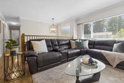 Breakfast Nook Photo of 19745 38a Avenue, Langley, BC
