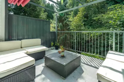 Hallway Photo of 2 253 171 Street, Surrey, BC