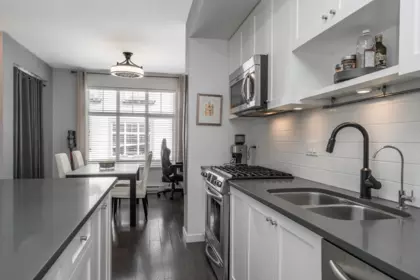 Kitchen Photo of 2 253 171 Street, Surrey, BC