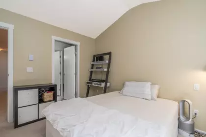 Powder Room Photo of 2 253 171 Street, Surrey, BC