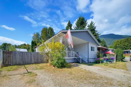 Living Room Photo of 6 41711 Taylor Road, Mission, BC