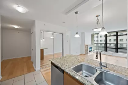 Kitchen Island Photo of 508 610 Victoria Street, New Westminster, BC