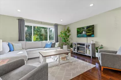 Basement Recreation Room Photo of 34915 Champlain Crescent, Abbotsford, BC