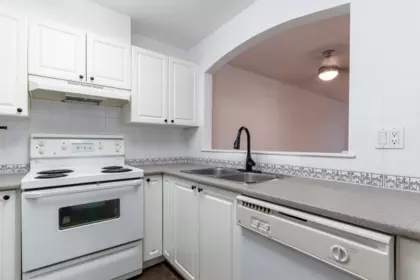 Basement Recreation Room Photo of 22 6588 Southoaks Crescent, Burnaby, BC