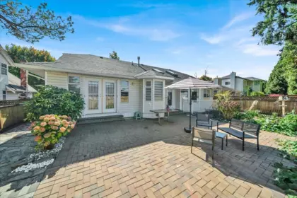 Front Yard Photo of 15747 92a Avenue, Surrey, BC